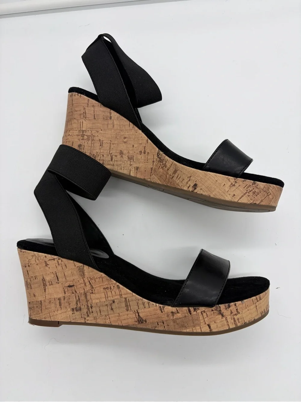 le chateau sleek black